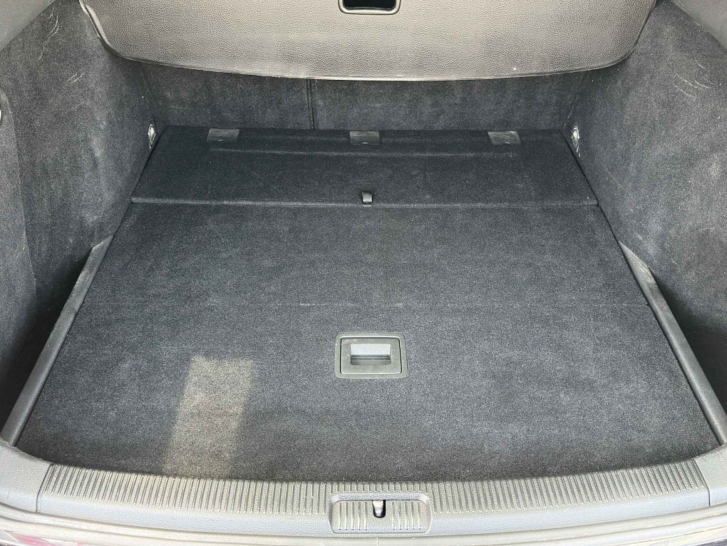 Volkswagen Golf 1.4 MPI 