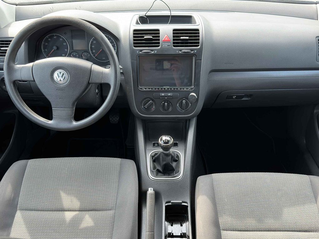 Volkswagen Golf 1.4 MPI 