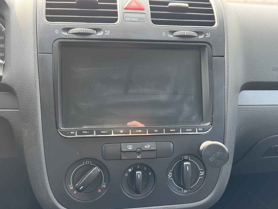 Volkswagen Golf 1.4 MPI 