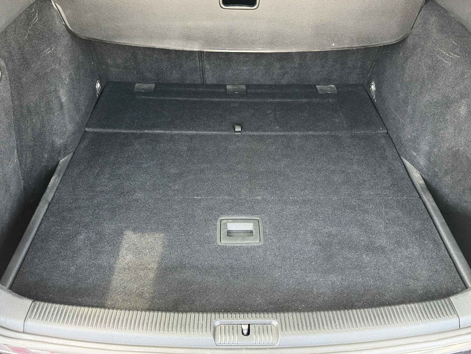 Volkswagen Golf 1.4 MPI 