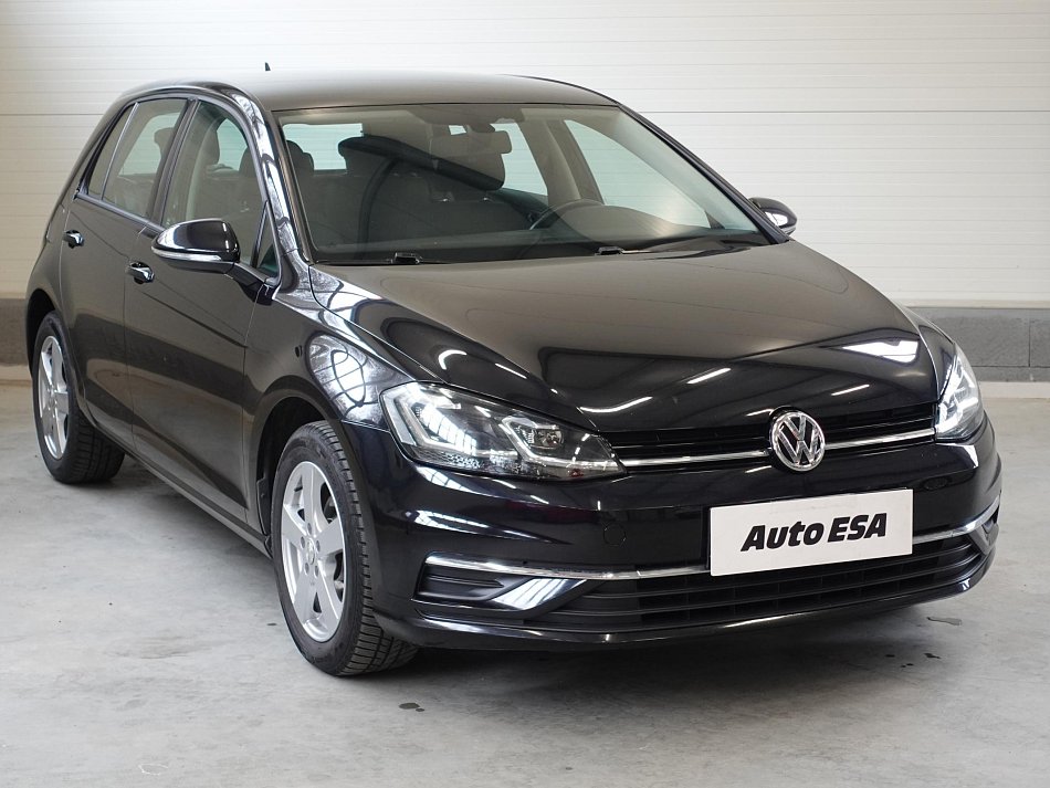 Volkswagen Golf 1.0TSi 
