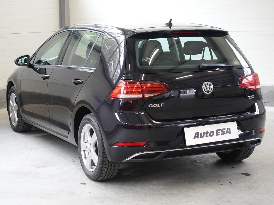 Volkswagen Golf 1.0TSi 