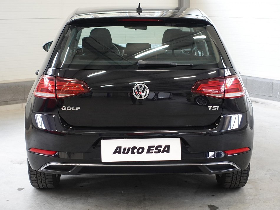 Volkswagen Golf 1.0TSi 