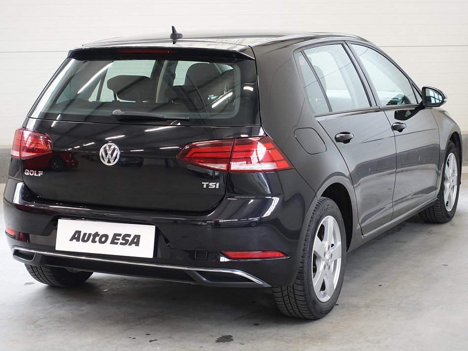 Volkswagen Golf 1.0TSi 