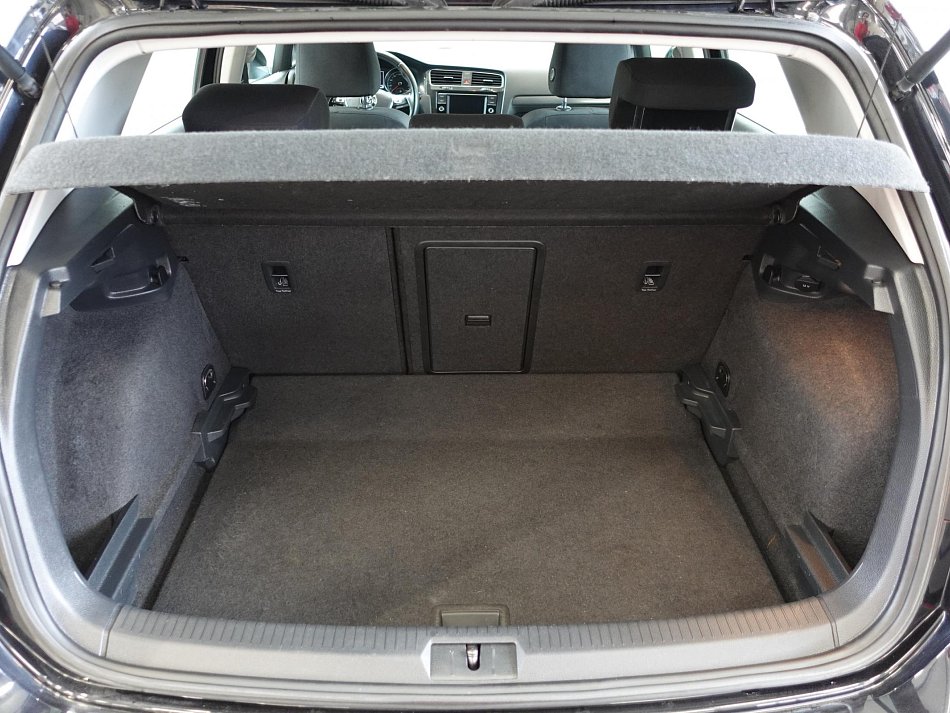 Volkswagen Golf 1.0TSi 