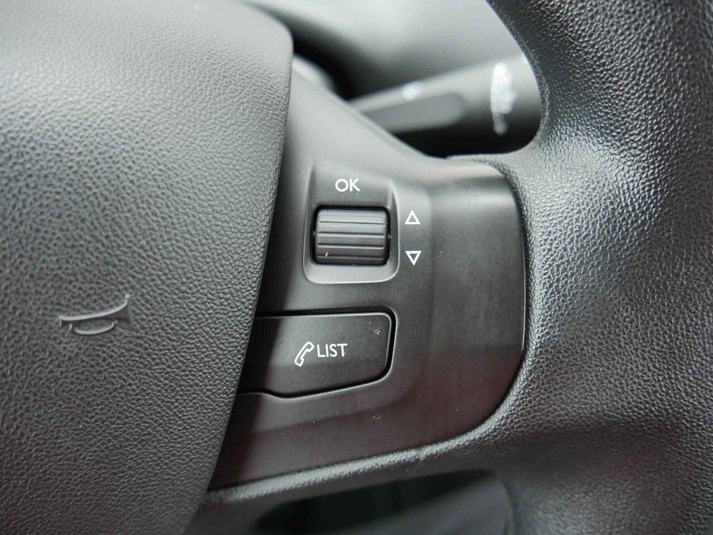 Peugeot 208 1.2 PT 