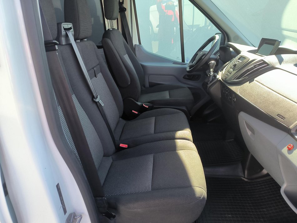 Ford Transit 2.2TDCi  L2H3 9míst
