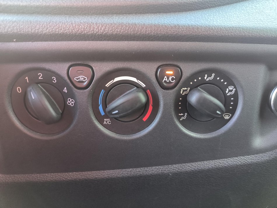 Ford Transit 2.2TDCi  L2H3 9míst