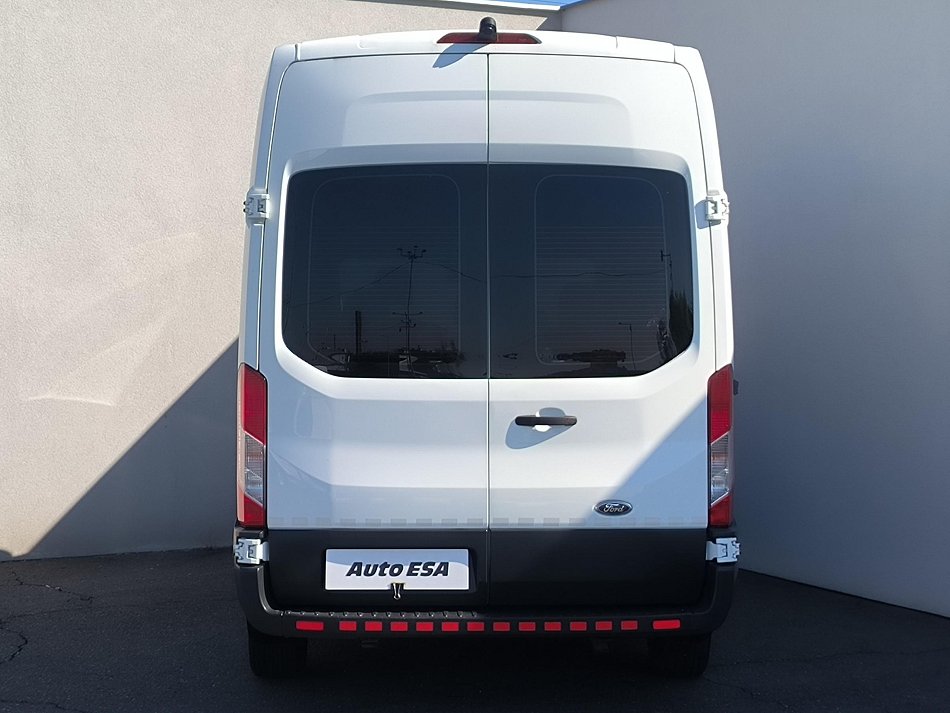Ford Transit 2.2TDCi  L2H3 9míst