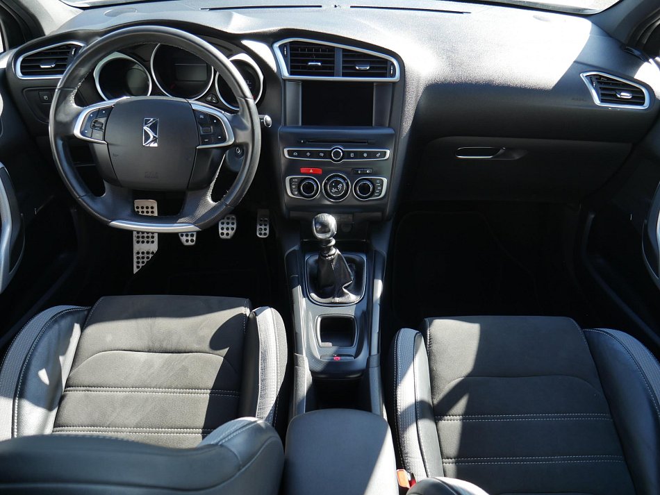 DS Automobiles DS4 1.2 PT 