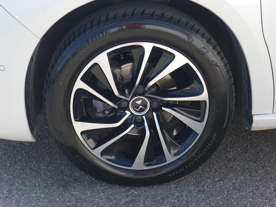DS Automobiles DS4 1.2 PT 