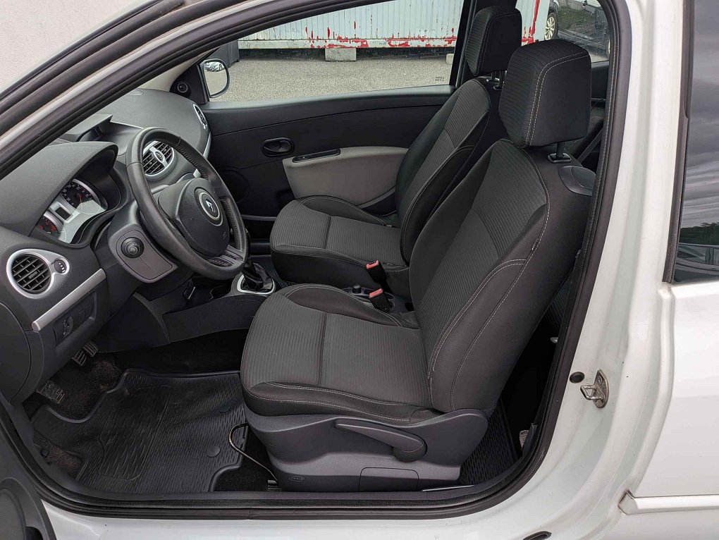 Renault Clio 1.2i 