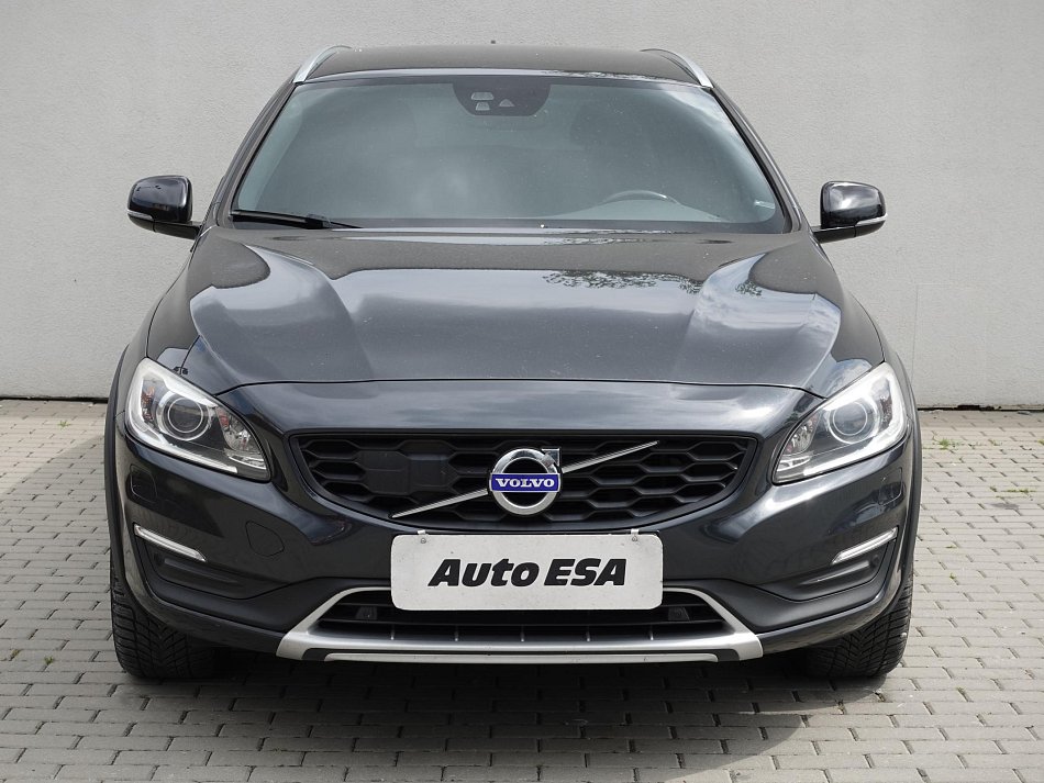 Volvo V60 2.4D4  Cross country