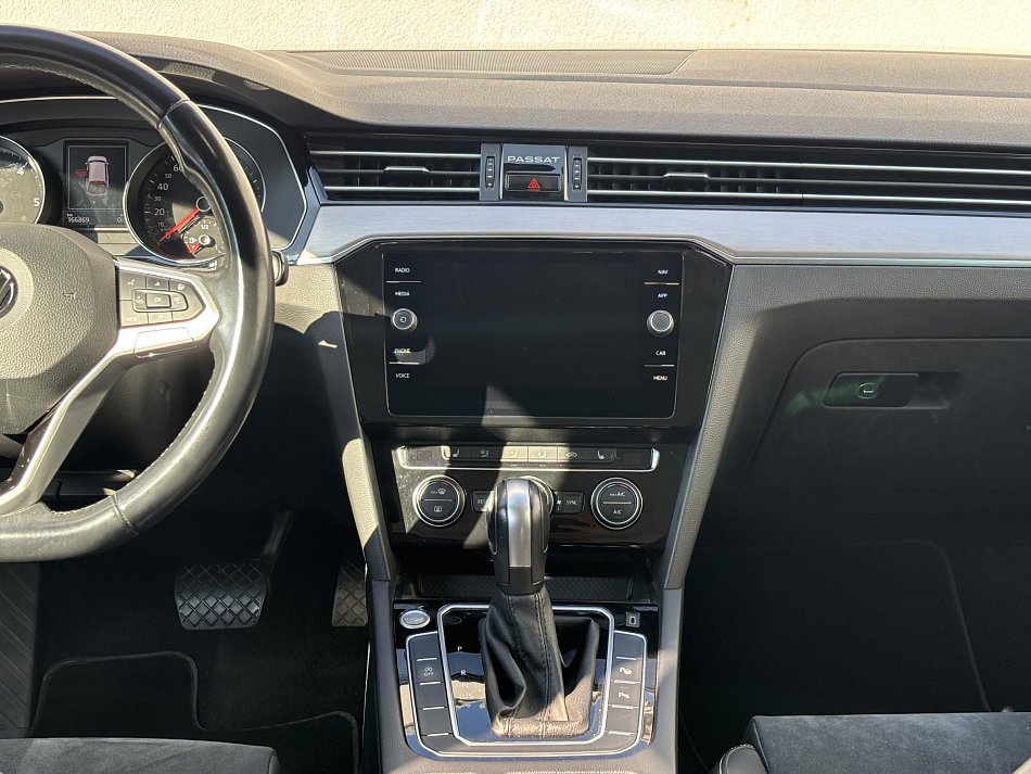 Volkswagen Passat 2.0 TDi R-Line