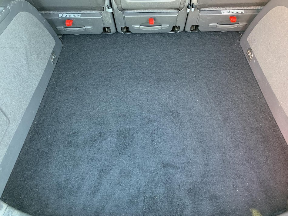 Volkswagen Touran 2.0TDi 