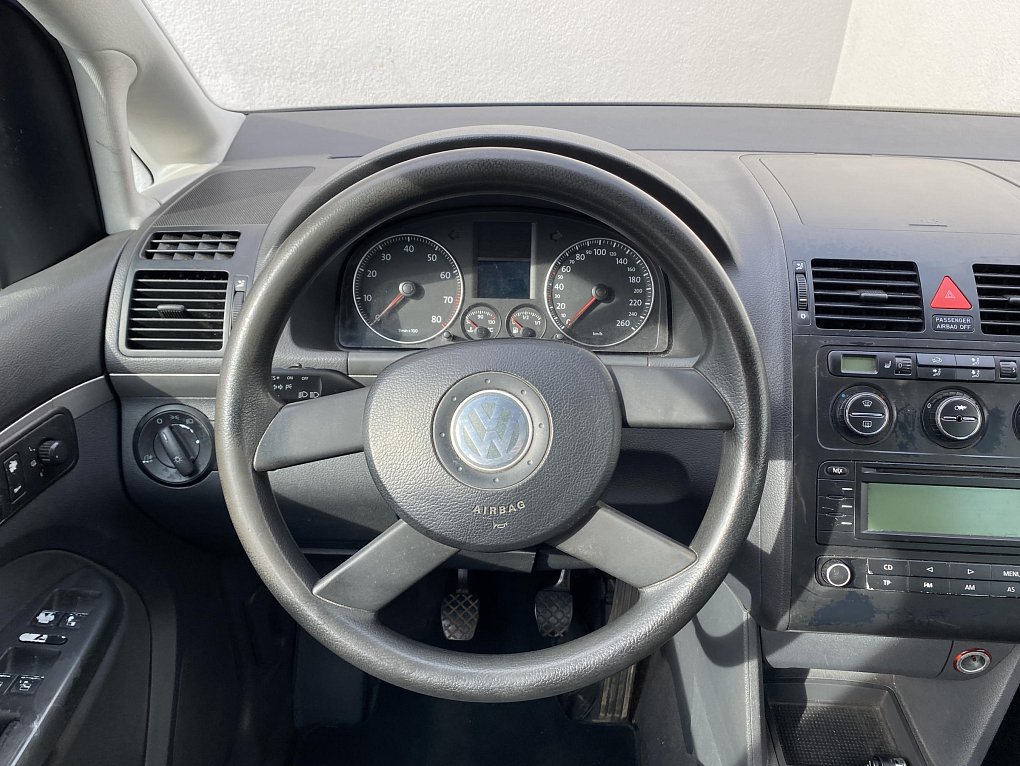 Volkswagen Touran 1.6 FSi 