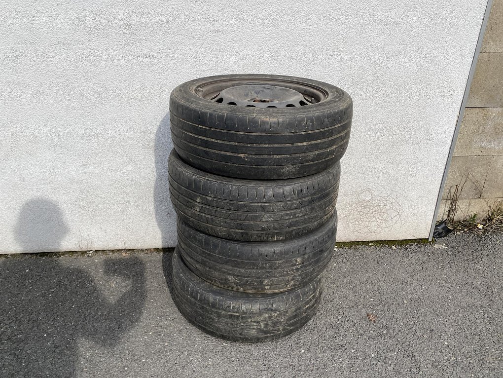 Volkswagen Touran 1.6 FSi 