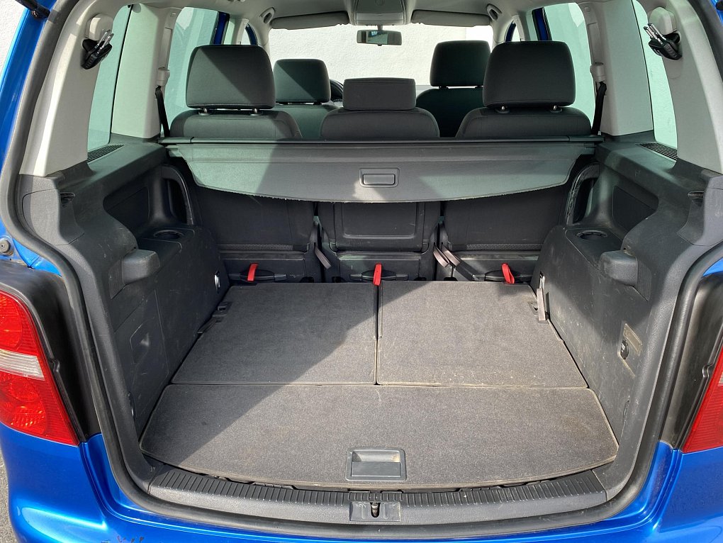 Volkswagen Touran 1.6 FSi 