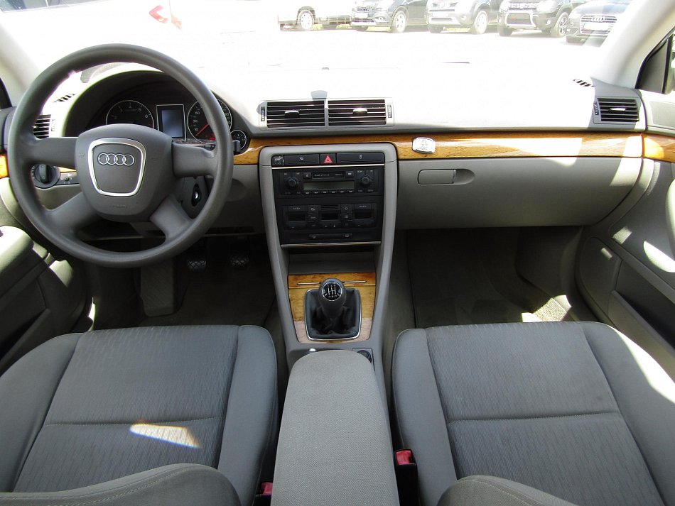 Audi A4 1.6MPI 
