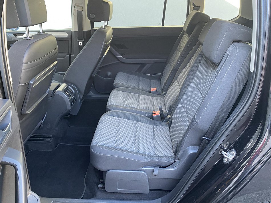 Volkswagen Touran 2.0 TDi Business