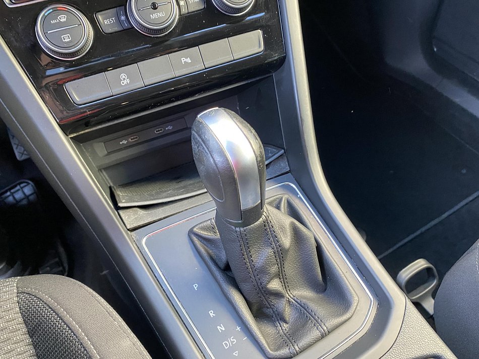 Volkswagen Touran 2.0 TDi Business