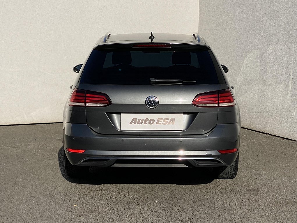 Volkswagen Golf 1.0 TSi Sound