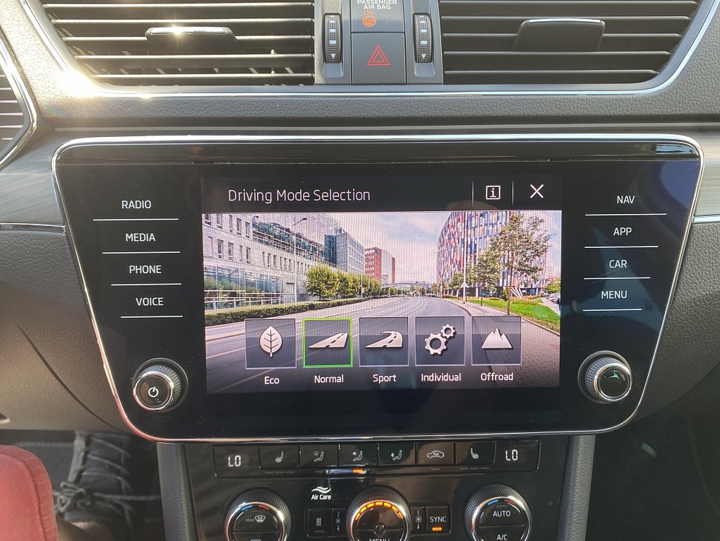 Škoda Superb III 2.0 TDi Scout 4x4