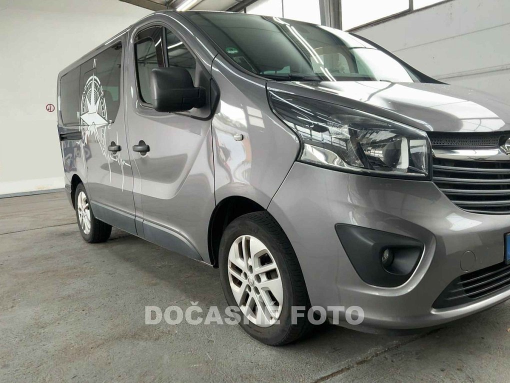 Opel Vivaro 1.6CDTi  8míst