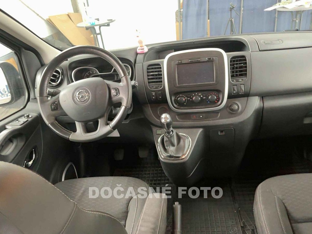 Opel Vivaro 1.6CDTi  8míst