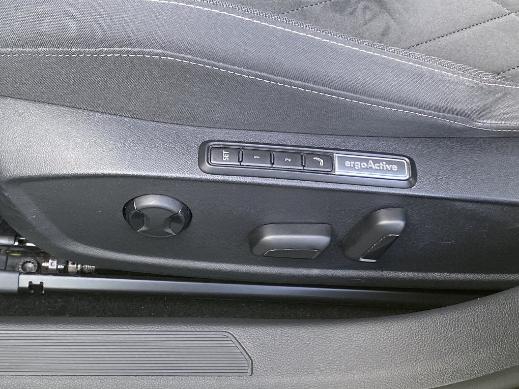 Volkswagen Golf 1.5 TSi 