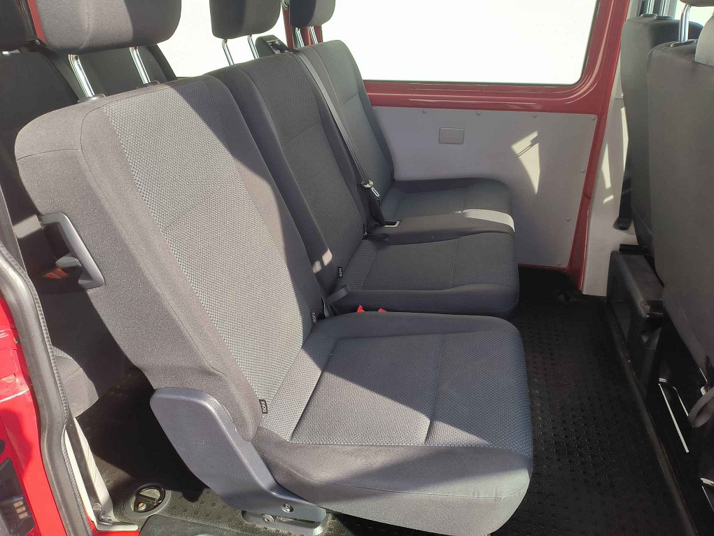 Volkswagen Transporter 2.0TDi  9míst