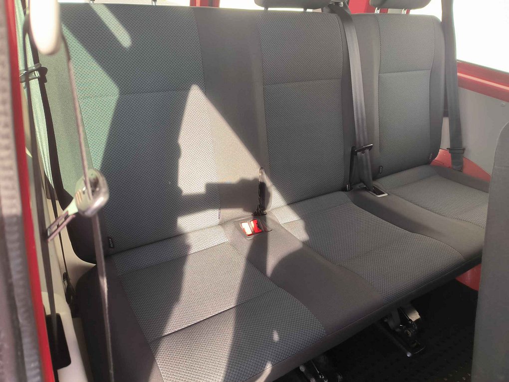 Volkswagen Transporter 2.0TDi  9míst