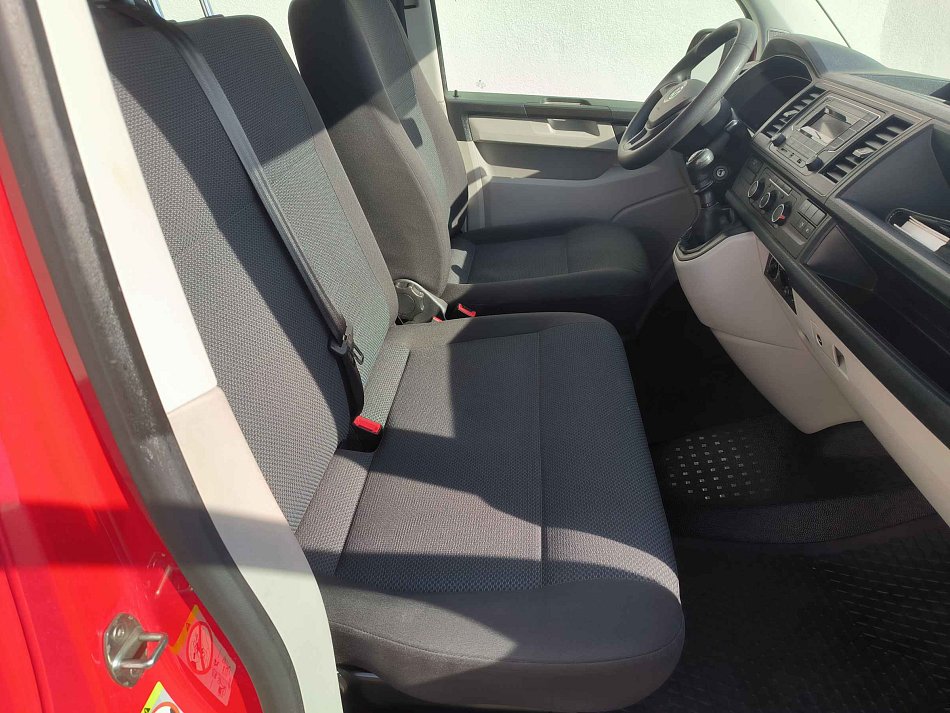 Volkswagen Transporter 2.0TDi  9míst