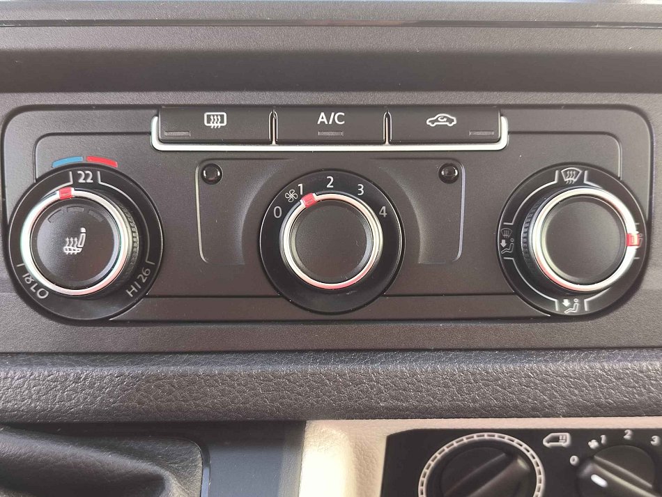 Volkswagen Transporter 2.0TDi  9míst