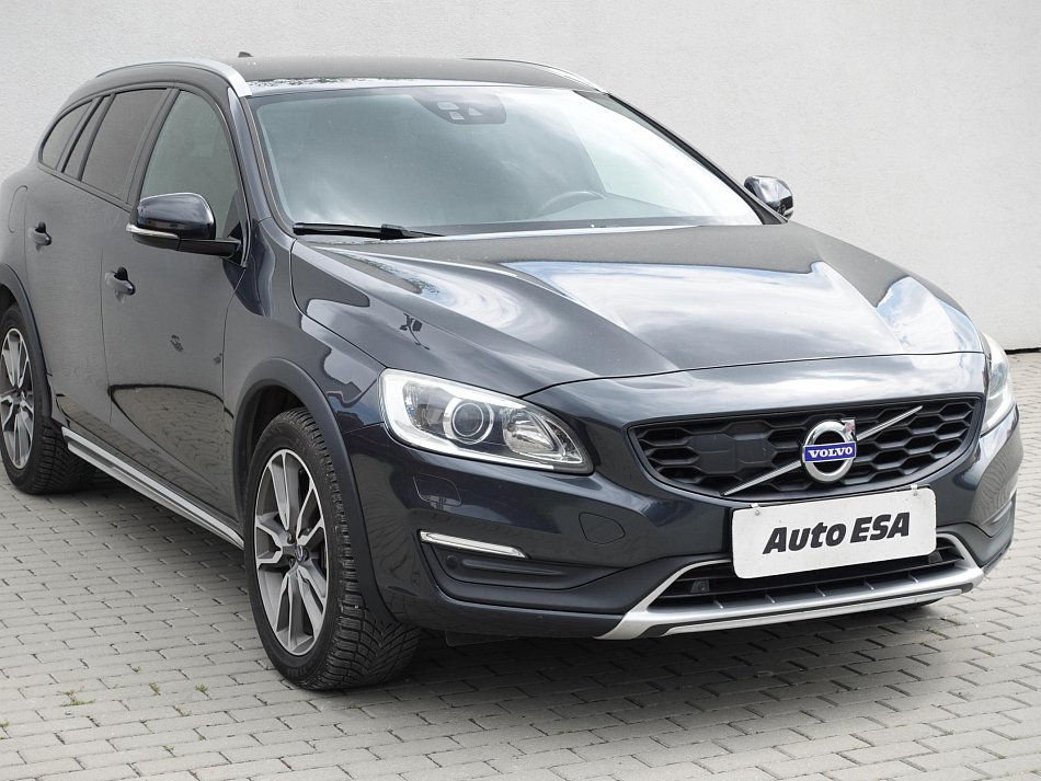 Volvo V60 2.4D4  Cross country