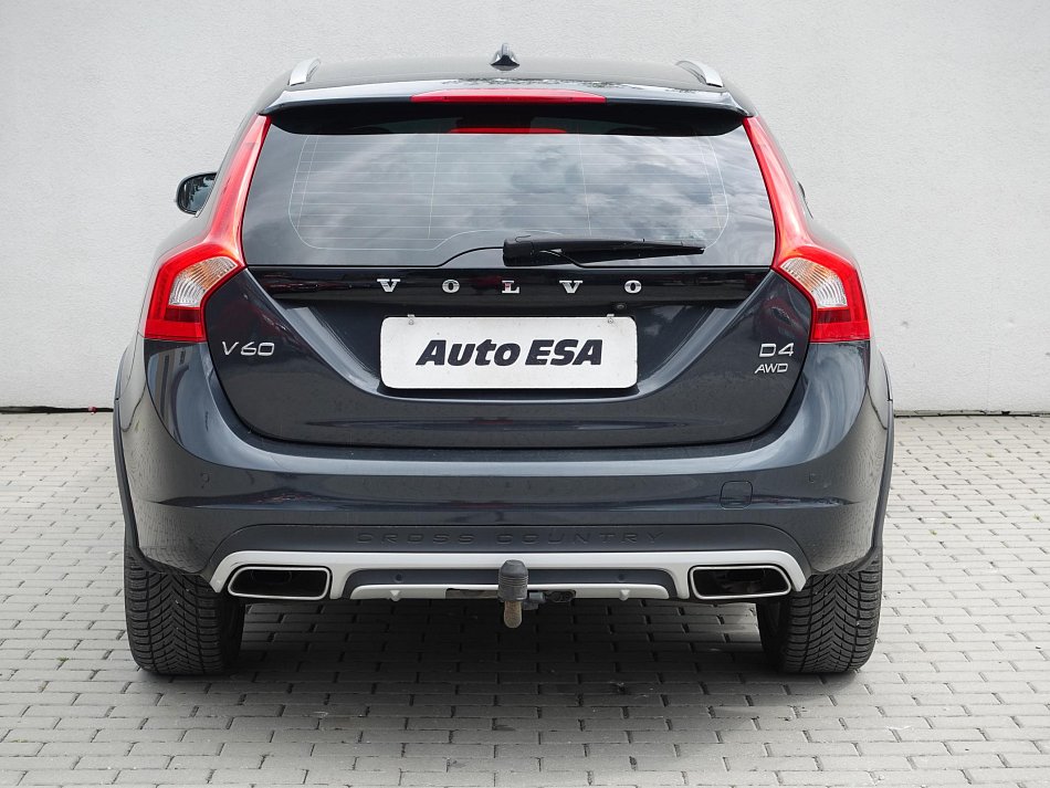 Volvo V60 2.4D4  Cross country