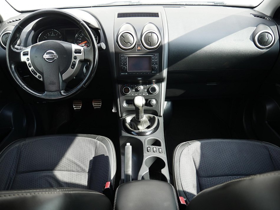 Nissan Qashqai 1.6 i 