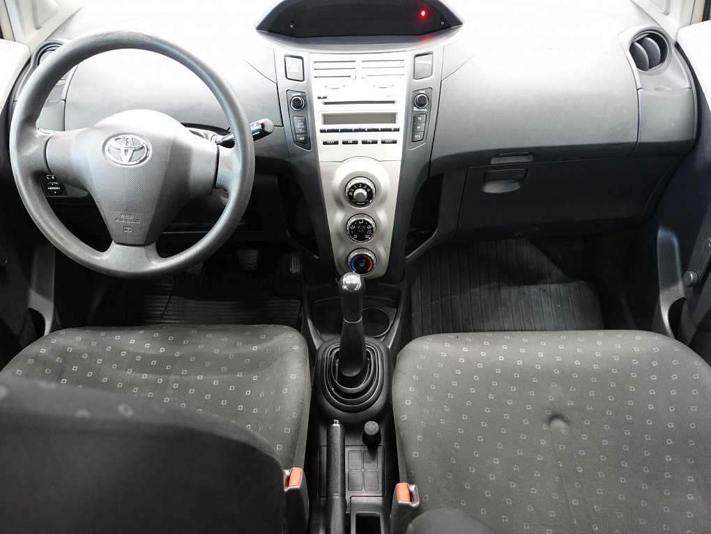 Toyota Yaris 1.1VVT-i 