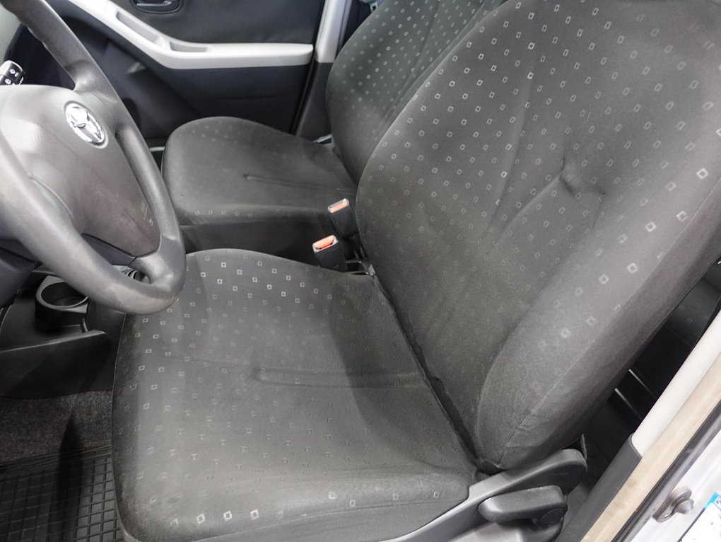 Toyota Yaris 1.1VVT-i 