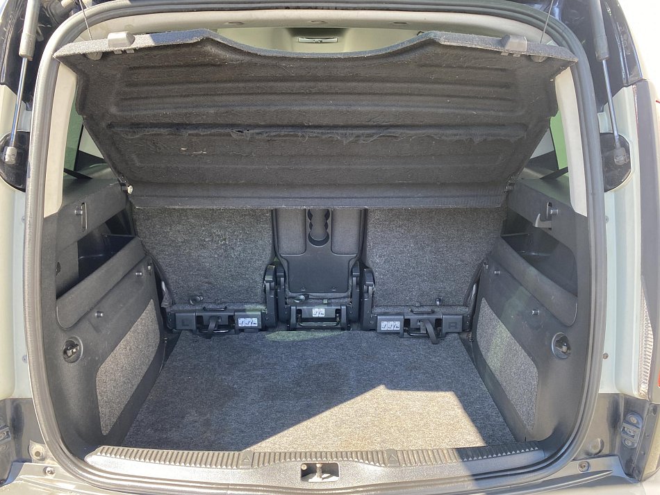 Škoda Roomster 1.6 16V Scout