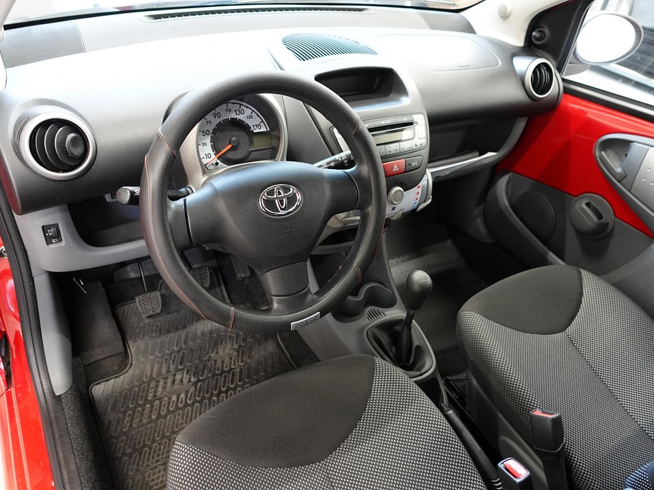 Toyota Aygo 1.0i 