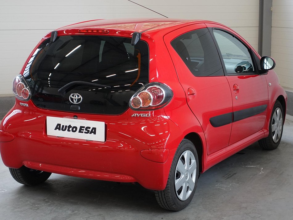 Toyota Aygo 1.0i 