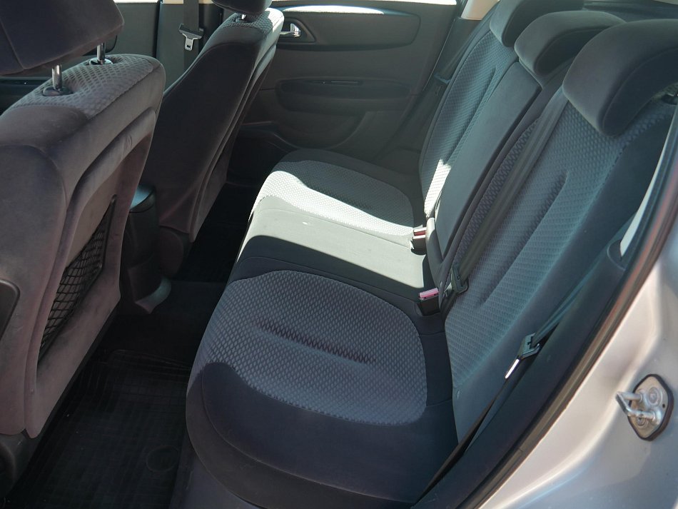 Citroën C4 1.6 i 