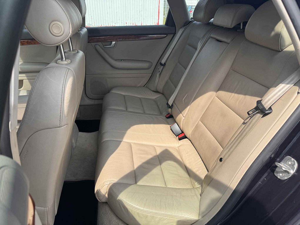 Audi A4 2.0i 
