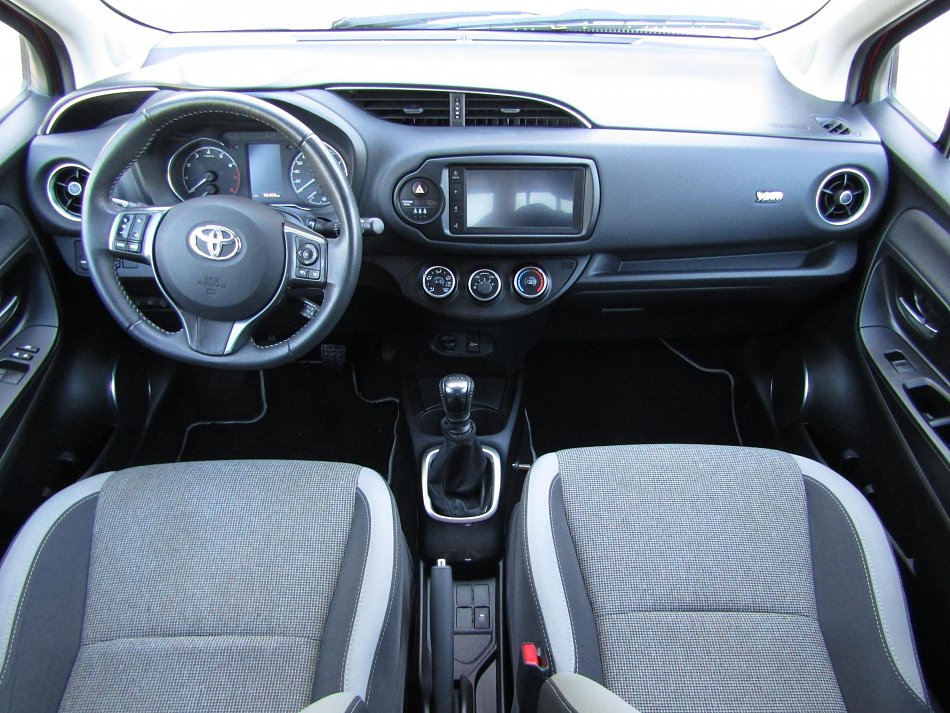 Toyota Yaris 1.5 VVT-i Active