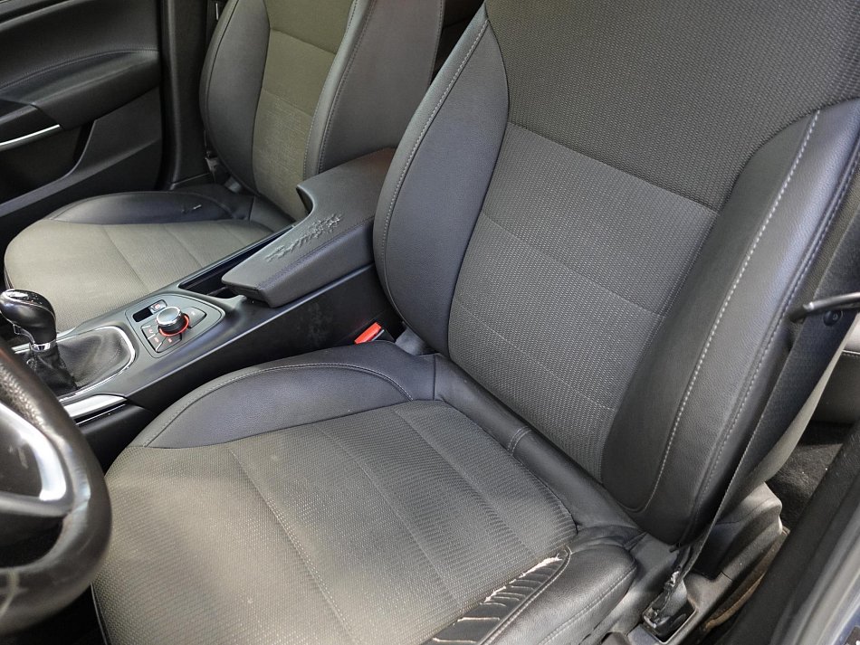 Opel Insignia 2.0 CDTi Cosmo 118kW