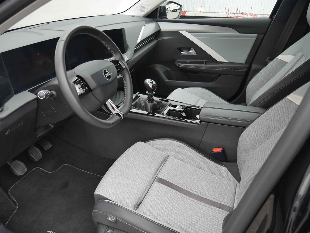 Opel Astra 1.2PT Elegance