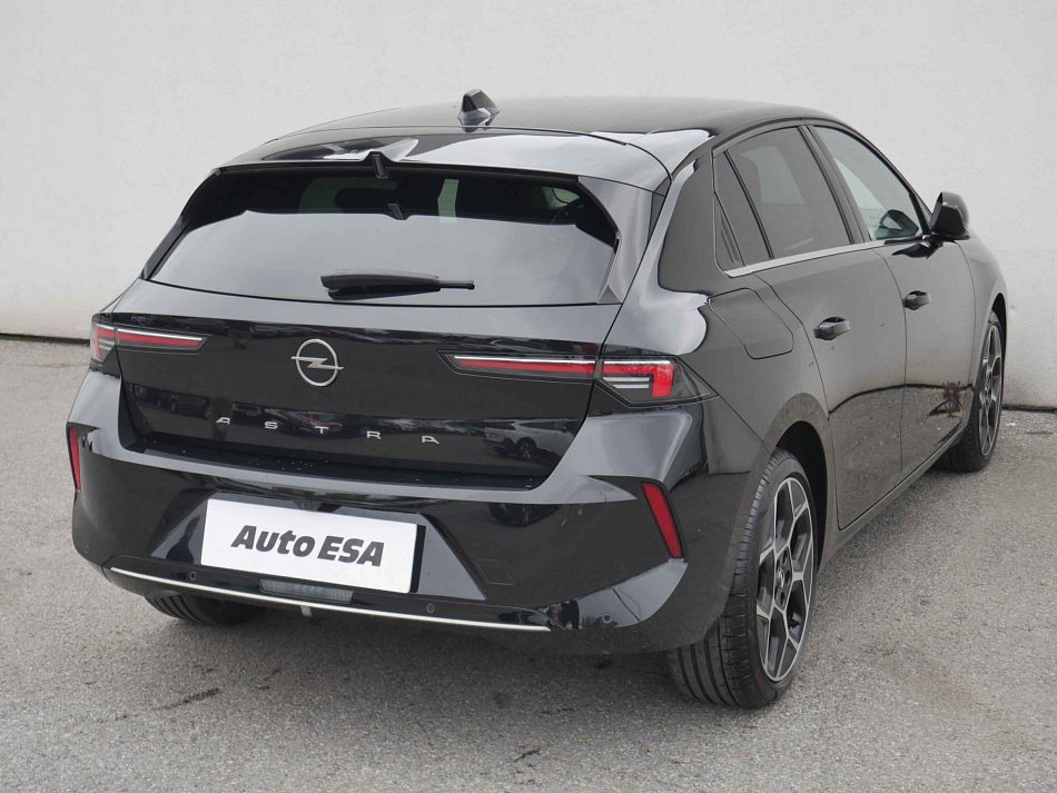 Opel Astra 1.2PT Elegance
