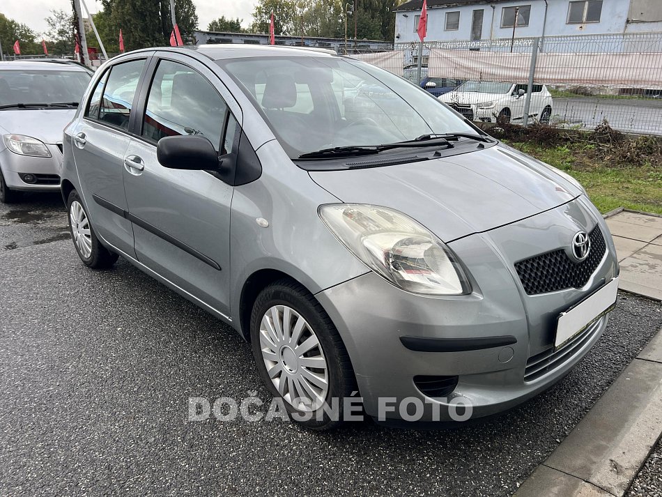 Toyota Yaris 1.3i 