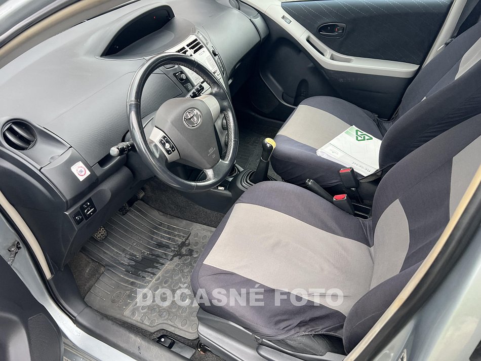 Toyota Yaris 1.3i 